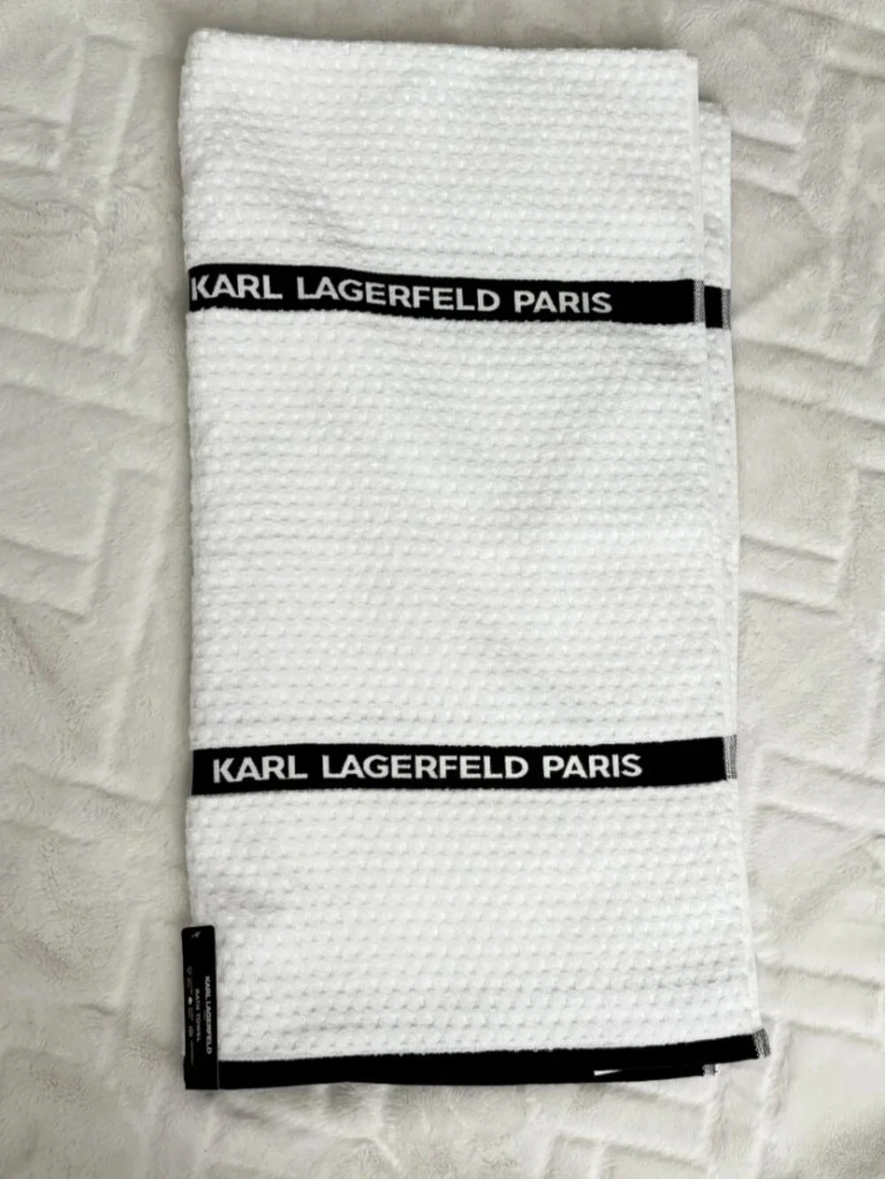 Karl Lagerfeld Paris White Black Stripe Waffle Bath Towel 27x54 NWT